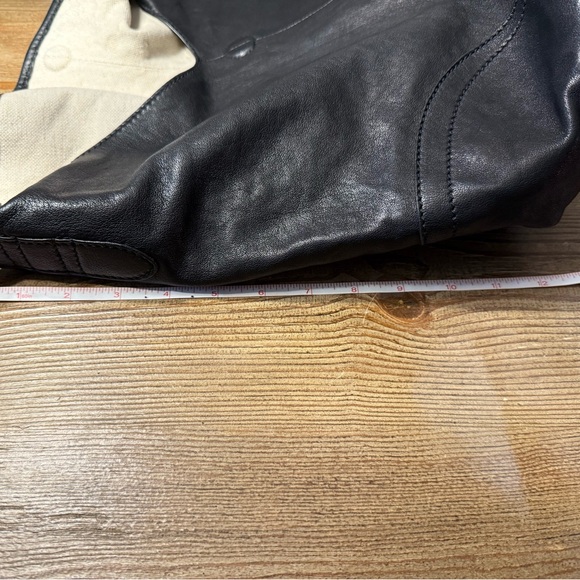 Frye Hobo Bag. NWT - Picture 8 of 10